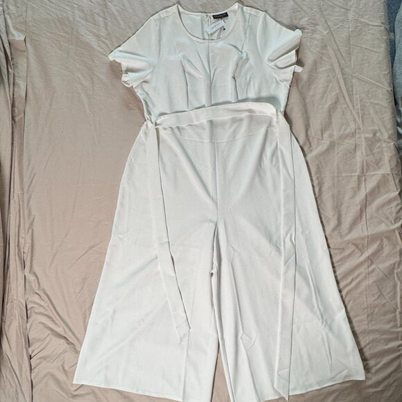 Lane Bryant Crepe White Wide Leg Belted Jumpsuit w/ Pockets (NWT; Size 22) - Picture 4 of 5